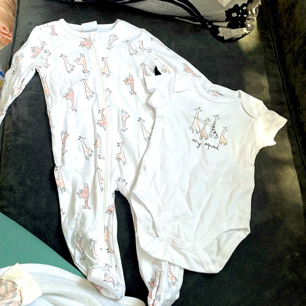 Onesie pajamas with giraffe and matching undershirt